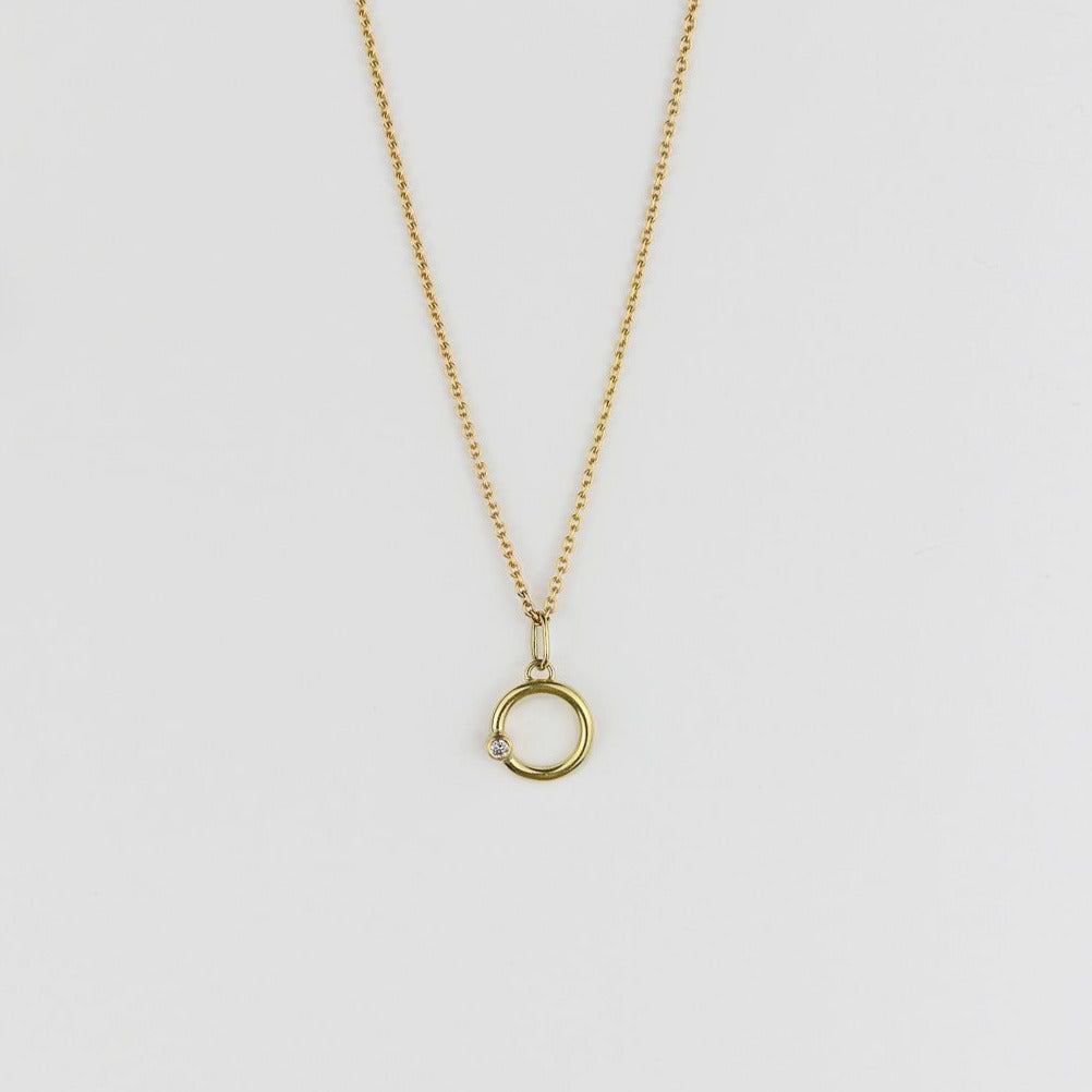 Diamond 18ct Circle Necklace
