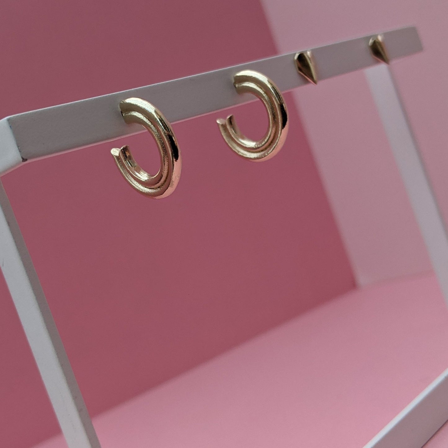 Double Hoop